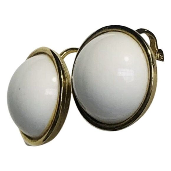 Vintage Faux White Pearl Gold Toned Stud Clip On Large Button Huggie Earrings - Picture 5 of 6